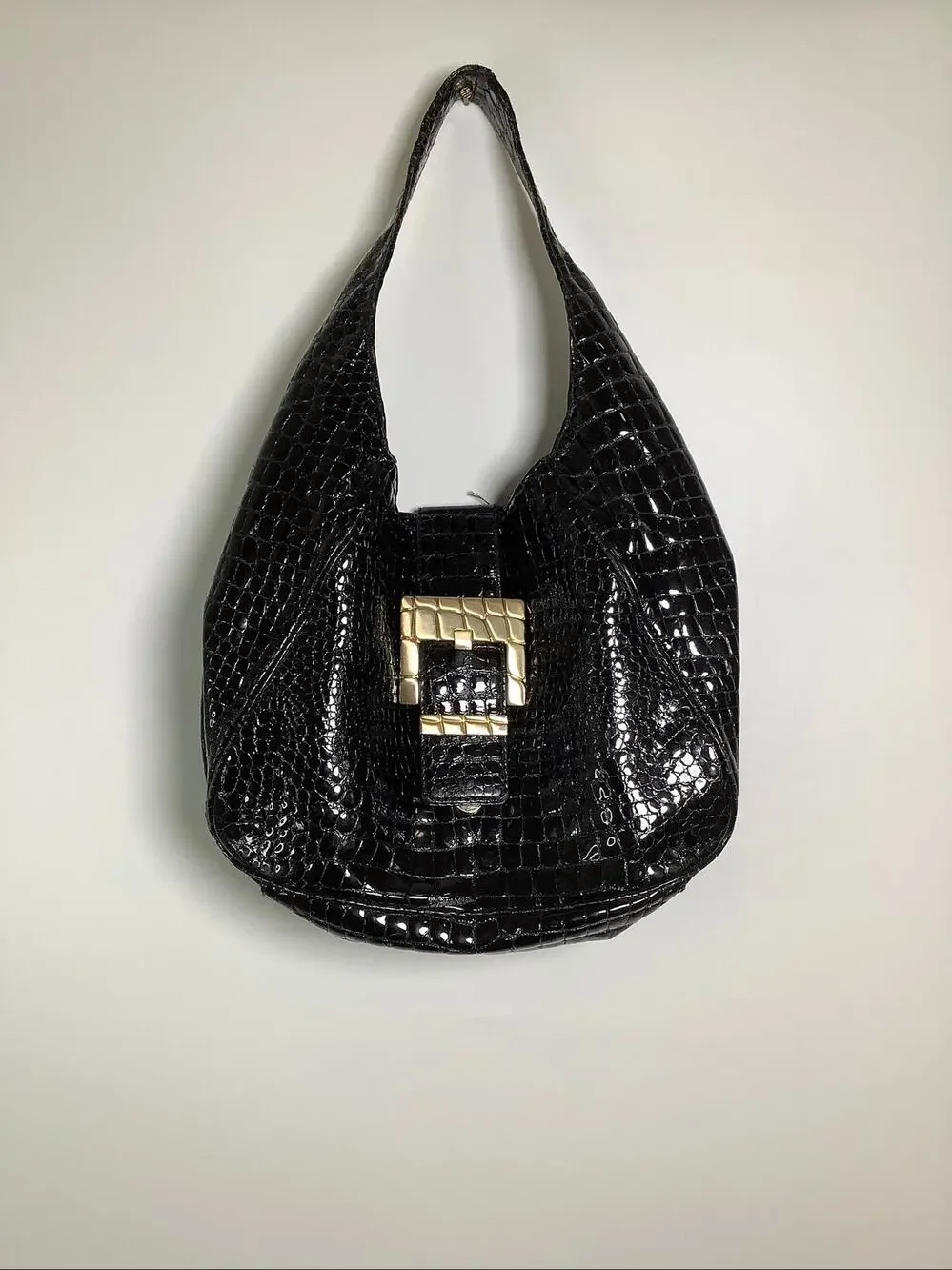 Michael Kors Women's Black Crocodile Patent Leather Peninsula Hobo Bag O2-25
